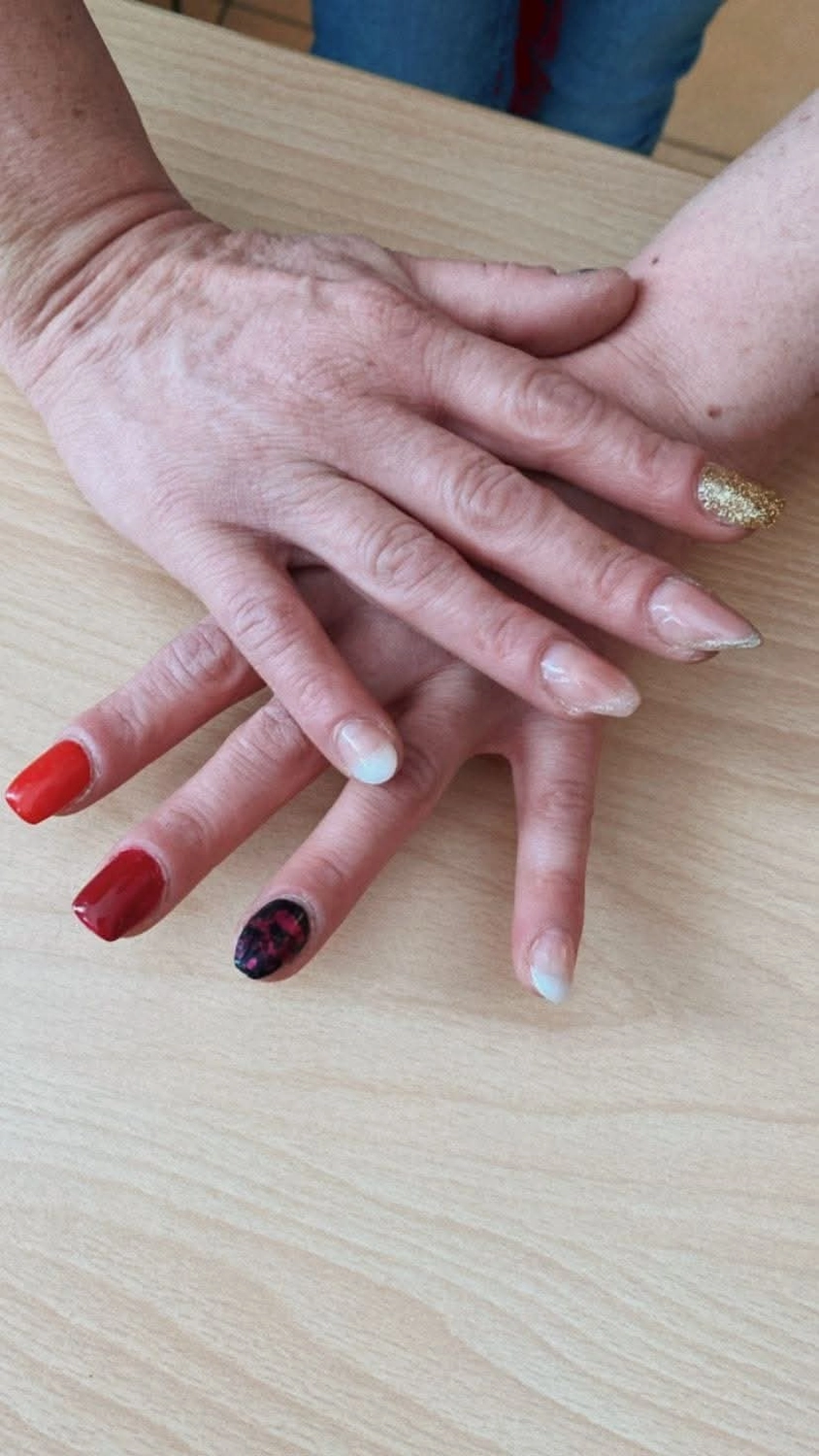 Nagelstudio Hain - Nageldesign - Nageldesign an den Händen