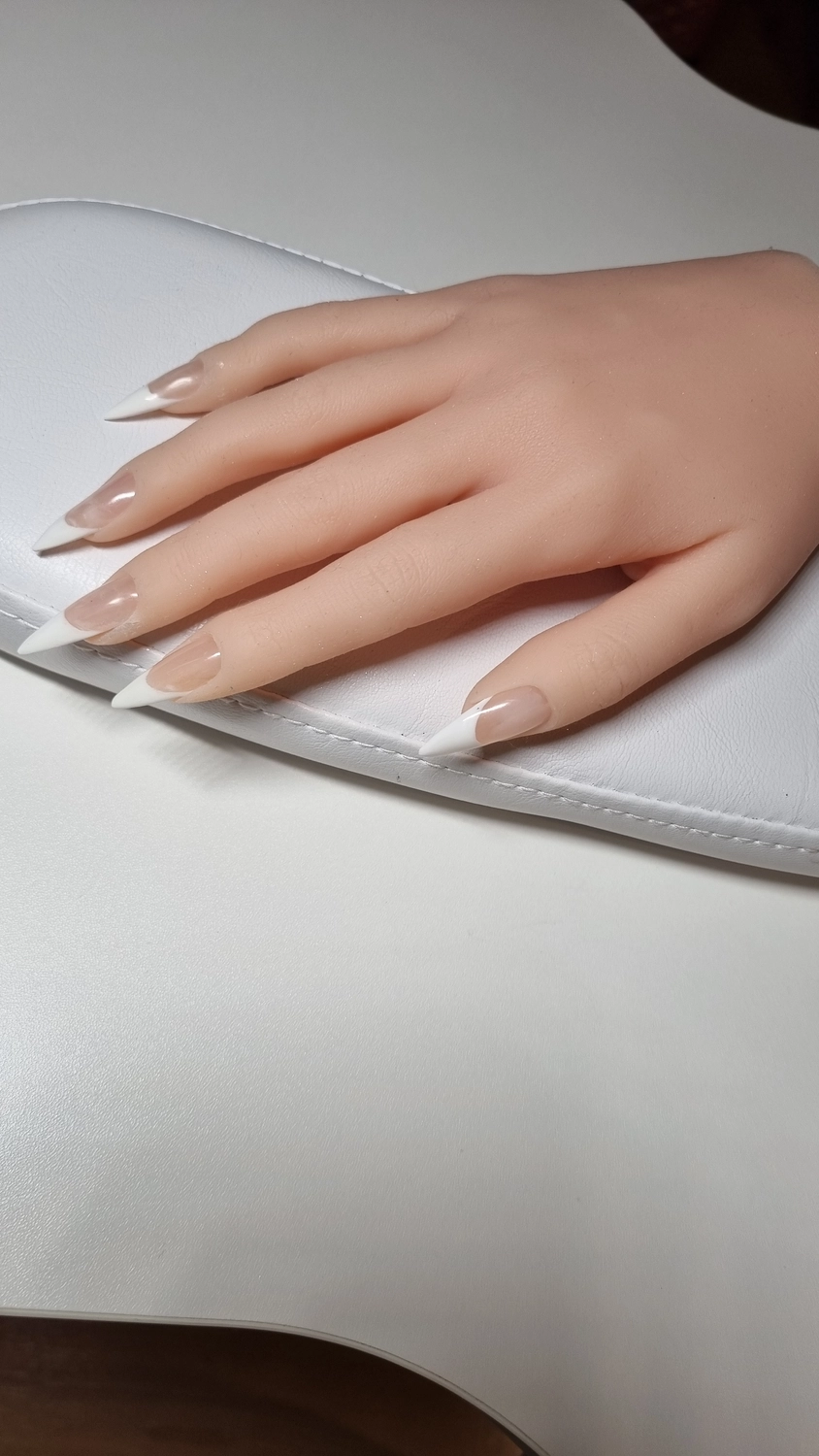 Nagelstudio Hain - Nageldesign - Französische Nägel